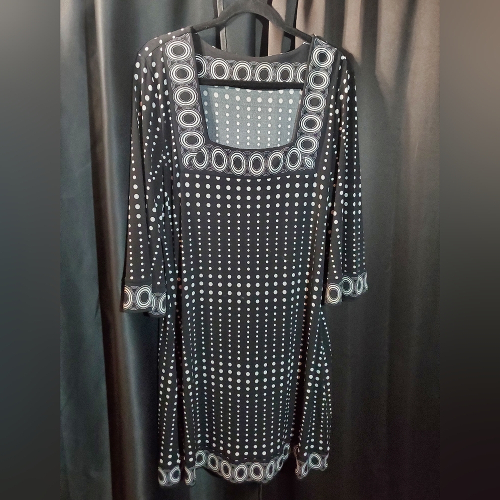 Black and White Sheath Dress with Square Neck and 3/4 Sleeves